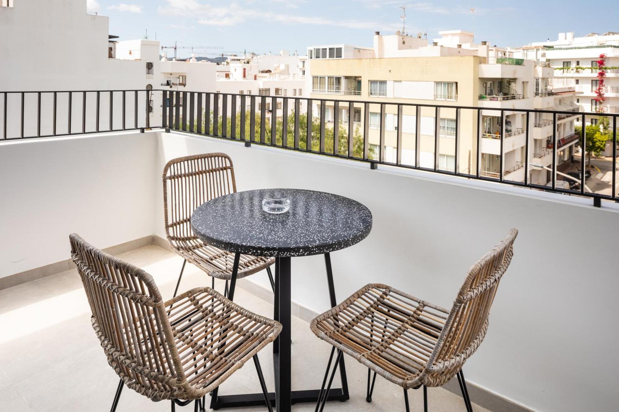 Aparthotel Casita Blanca - Adults Only San Antonio  Buitenkant foto