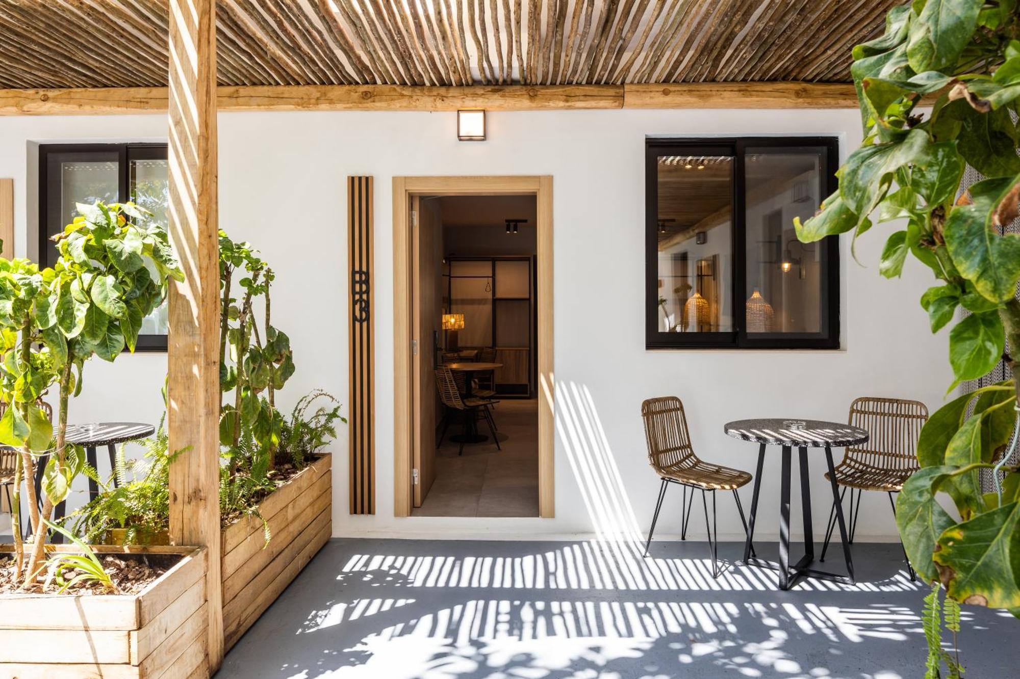 Aparthotel Casita Blanca - Adults Only San Antonio  Buitenkant foto